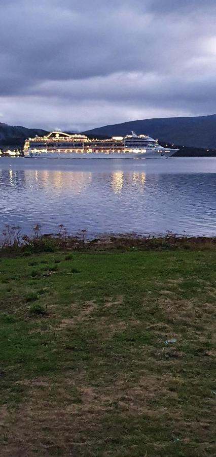 Nydelig Utsikt, Egen Leilighet Med To Parkeringer Movik  Bagian luar foto